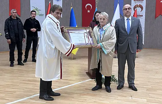 Konya'da Kırımoğlu'na fahri doktora unvanı verildi!