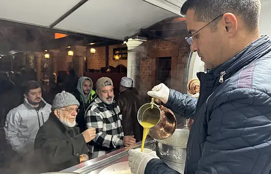 Konya'da Mevlana Dostlarına Sıcak Çorba İkramı!