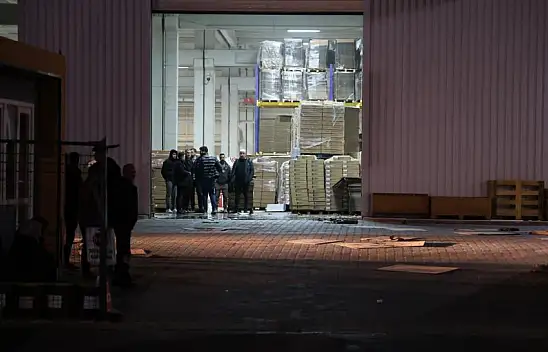 Konya'da mobilya fabrikasında yangın!