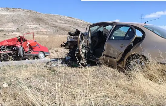 Konya'da ölümlü trafik kazası!.. İki otomobil birbirine girdi!