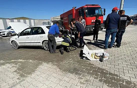 Konya'da otomobil yanmaktan son anda kurtuldu