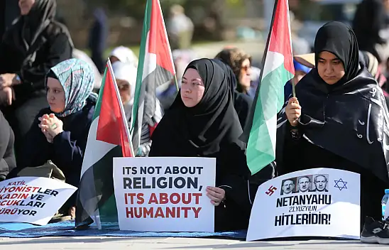 Konya'da oturma eylemi yapıldı