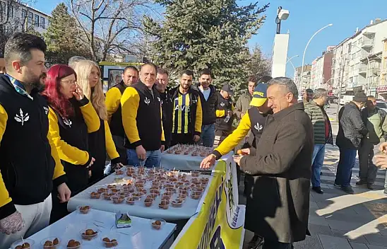 Konya'da şehitler için lokma dağıtıldı!