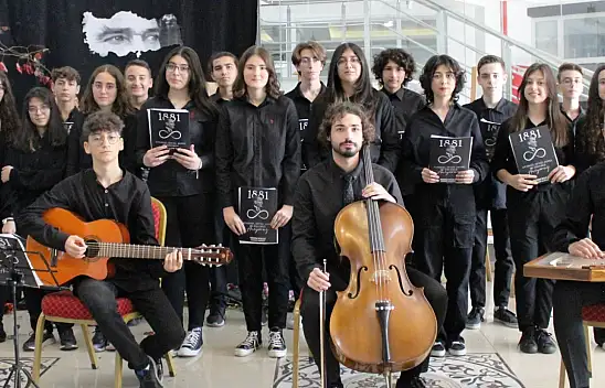 Konya'da Tedem'li öğrenciler Atatürk'ü andı!