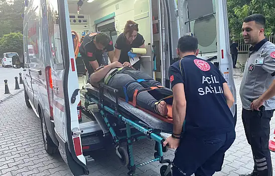 Konya'da TIR devrildi! Sürücünün yardımına vatandaşlar koştu