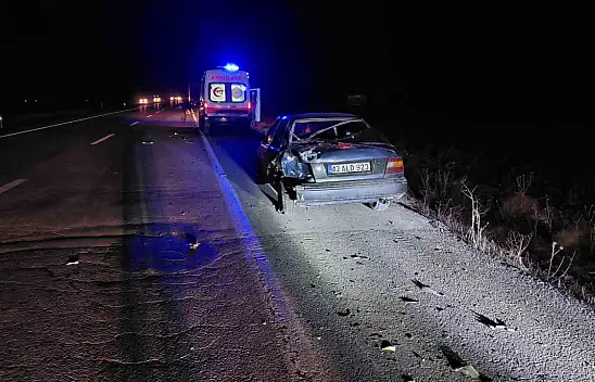 Konya'da tır otomobile arkadan çarptı
