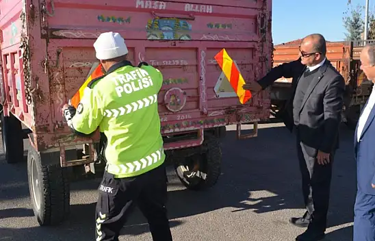  Konya'da traktör römorklarına reflektör takıldı!