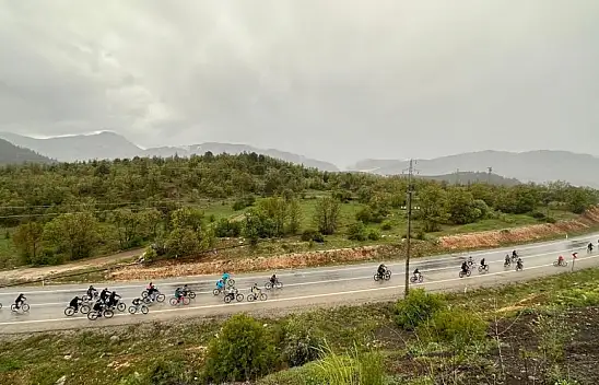 Konya'da yağmur altında pedal çevirdiler