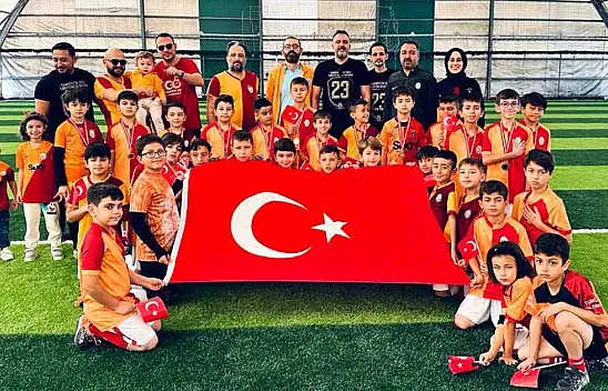 Konya'da yavru aslanlarla 100. yıl coşkusu!