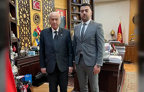 Konya'da yılın genç iş insanı seçilen Alperen Sezer, MHP'den aday adayı oldu