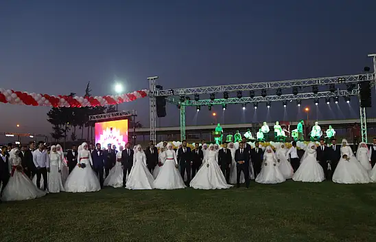 Konya'daki o dernek 100 depremzede çifti evlendirdi