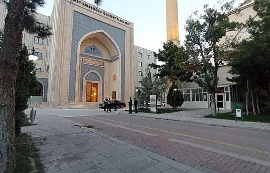 Konya'daki o üniversite olayında profesör ve kardeşi hakim karşısında!