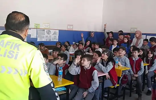Konya'daki öğrencilere Emniyet Amirliğince trafik eğitimi verildi