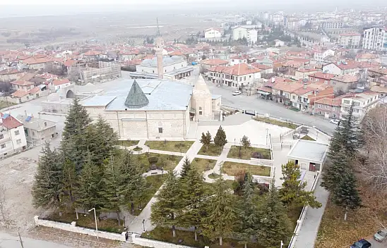 Konya'daki tarihi camiyi binlerce kişi ziyaret etti