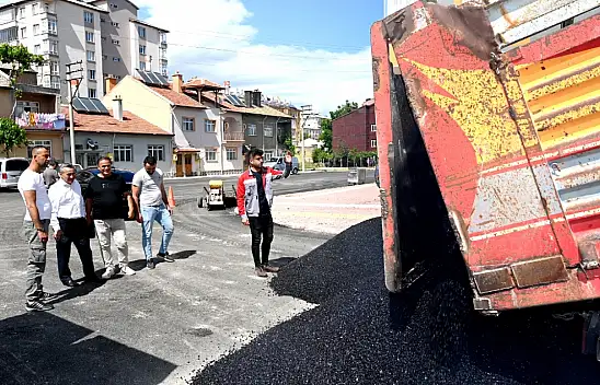 Konya'nın o belediyesi sıcak asfalta hız verdi