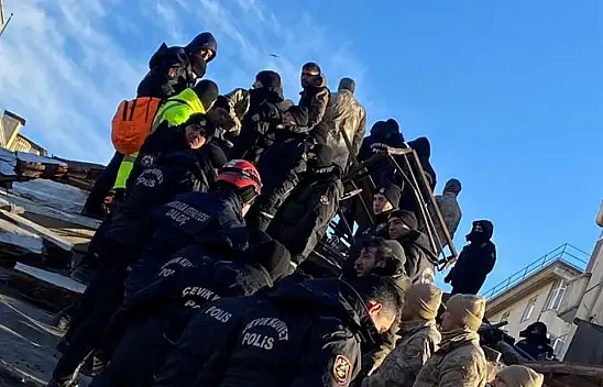 Konya polisi deprem bölgesinde