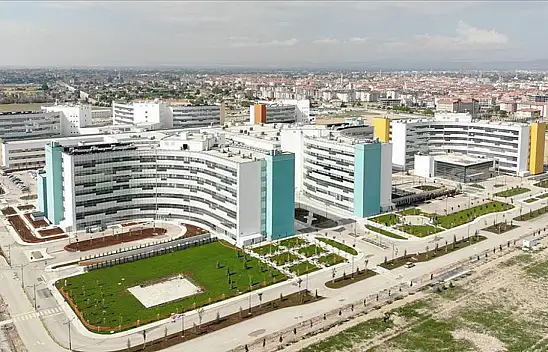Konya Şehir Hastanesi bölgenin sağlık yükünü çekti