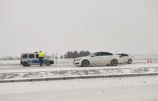 Konya'yı çevre illere bağlayan yollar kapatıldı!