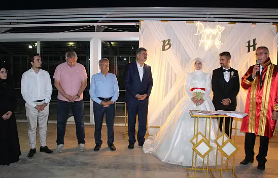 Konyalı Başkan kendi oğlunun nikahını kıydı