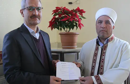 Konyalı imam açık artırmayla sattığı çiçeğin parasını depremzedelere gönderdi