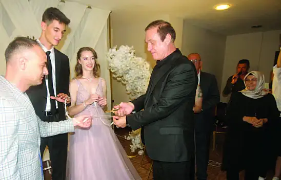 Konyalı Milli Taekwondocu Zeliha Ağrıs nişanlandı