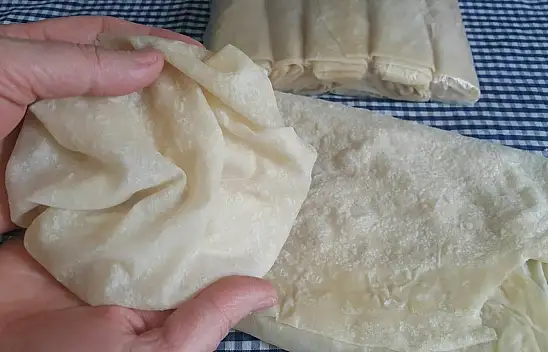 Konyalı yufka ustalarının gizemli tüyosu! Bir kaşık ekleyince yufka perde gibi açılıyor