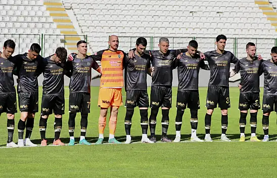 Konyaspor ile Afyonspor depremzedeler yararına dostluk maçı yaptı