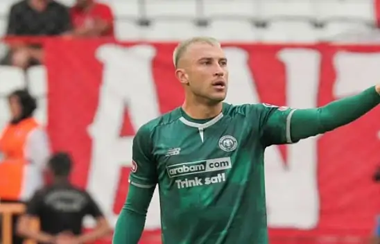 Konyaspor'un stoperleri çok agresif!