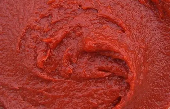 Köylülerin bilip söylemediği sır. 1 kaşık eklemeniz salçadaki küfü yok ediyor