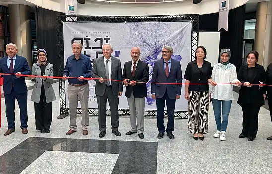 KTO Karatay Üniversitesi'nde dijital sanat sergisi açıldı!