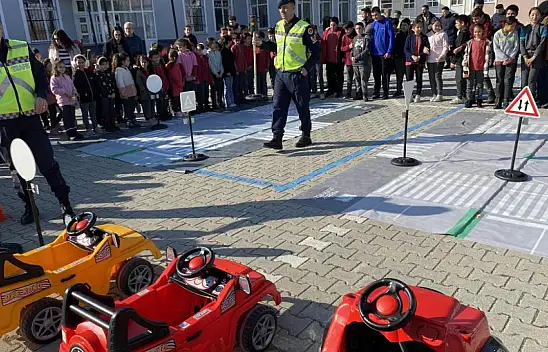 Kulu'da öğrencilere, jandarma tarafından trafik semineri verildi!