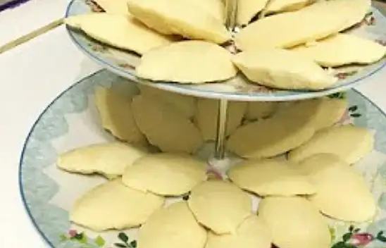 Kurabiye tadında kaşık Denizli kaşık helvası Su ve sütsüz yapılıyor besin değeri ölmüyor