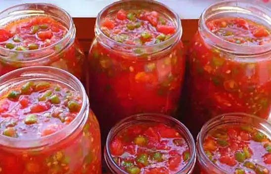 Kurnaz ev hanımlarının bildiği tüyo! Kışlık menemen bu yöntemle hazırlandığında 17 kavanoz çıkıyor, tüm mevsim yeniyor...