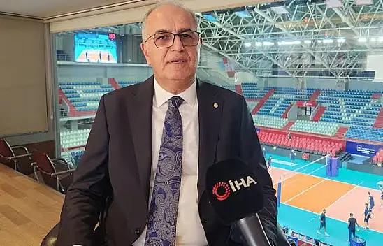 Mehmet Akif Üstündağ kimdir? Mehmet Akif Üstündağ eşi kimdir? Mehmet Akif Üstündağ voleybol oynadı mı?