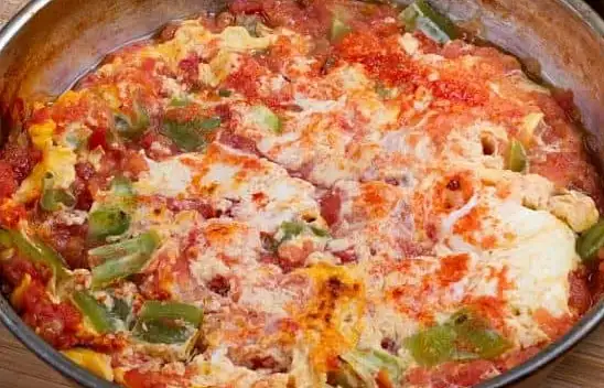 Menemen neden ekşi olur? Meğer yıllarca boşuna uğraşmışız. Tek hamlede lezzeti 5'e katlanan menemen için deneyin