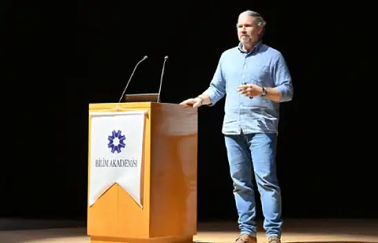 Mete Atatüre kimdir? Mete Atatüre eşi, sevgilisi kimdir? Duygu Sarışın Mete atatüre nasıl tanıştı?