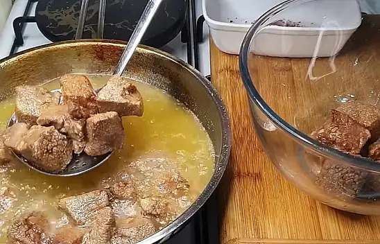 Meyhanecilerin bildiği sırlı Arnavut ciğeri tarifi. Ciğer lokum gibi ve sulu sulu oluyor…