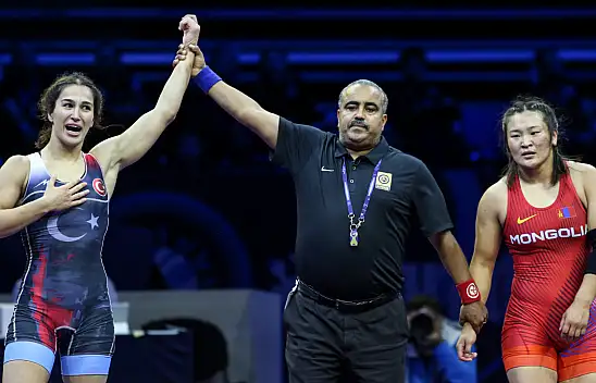 Milli güreşçi Buse Tosun Çavuşoğlu dünya şampiyonu oldu