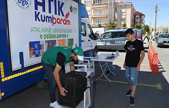 Mobil atık aracı semt pazarlarına hizmete devam ediyor