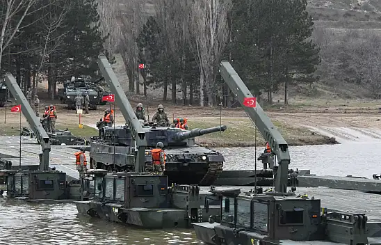 MSB 'durgun sularda geçiş' eğitimin görüntülerini paylaştı: Eğitimler tam not aldı!