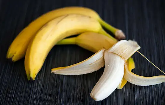 Muz Kabuklarını Sakın Çöpe Atmayın! Bilinmeyen faydalarını görünce çok şaşıracaksınız!