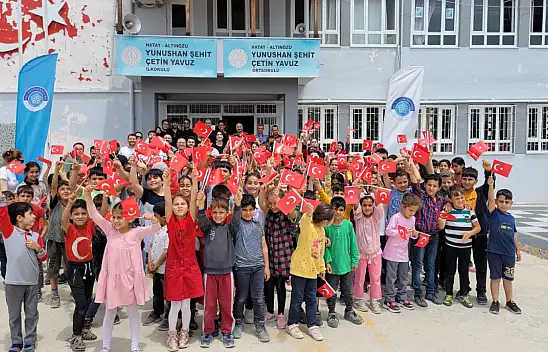 NEÜ Ekibinden Hatay'daki Çocuklara Müzikli Moral