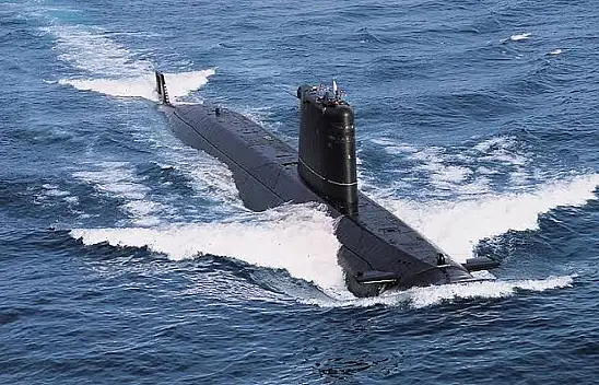 O denizaltıda 3,5 tondan fazla uyuşturucu yakalandı