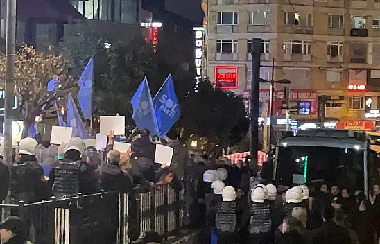 O ilimizde izinsiz gösteri yürüyüşü! 8 kişi gözaltına alındı