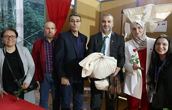 O ülkedeki oylar Türkiye'ye gönderildi