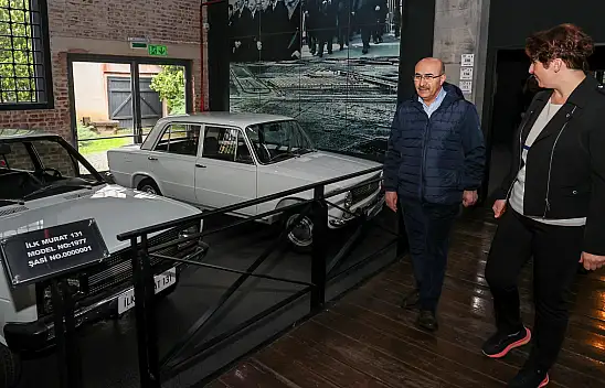 O vali Anadolu arabalarına hayran kaldı