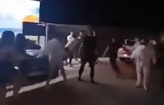 Olan taksi şoförüne oldu. Olay İzmir Çeşme'de meydana geldi