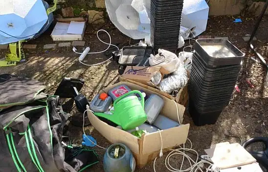 Ölüm ihbarına giderken uyuşturucu serasıyla karşılaştılar