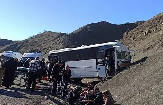 Otobüs kazası: 27 yaralı!