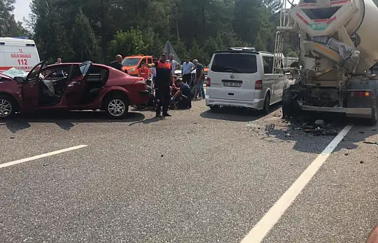  Otomobil beton mikserine arkadan çarptı: 1 ölü